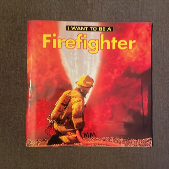 Children Book Set- Pack of 3 Sports/Community Helper Books - Picture 5 of 15